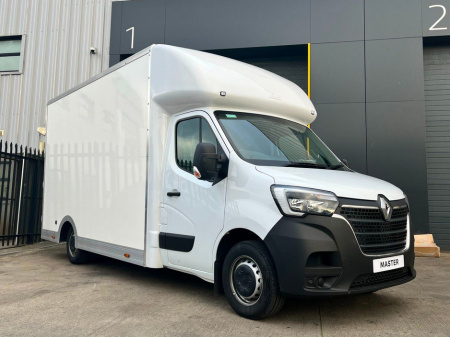 2025 Renault Master 3.5T LoLoader Luton Box Low Platform