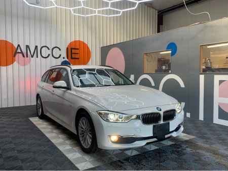 2015 BMW 3 Series 320d TOURING LUXURY / 85k KMs / Adaptive Cruise, Reverse Camera & More