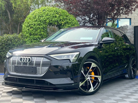 2022 Audi e-tron 50 QUATTRO // ADAPTIVE AIR SUSPENSION // RS-PERFORMANCE PACK // 360 SURROUND PARKING SENSORS