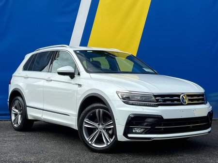 2019 Volkswagen Tiguan R-LINE 4MOTION 2.0 TDI AUTO // HEATED FRONT & REAR R-LINE SEATS // SERVICE HISTORY // 360 SURROUND VISUAL PARKING AID