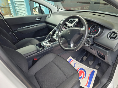 2016 Peugeot 3008 1.6 HDI BLUE ACTIVE 120BHP 5DR €10,995