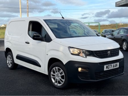 2022 Peugeot Partner PROFESSIONAL PREMIUM BLUEHDI L1