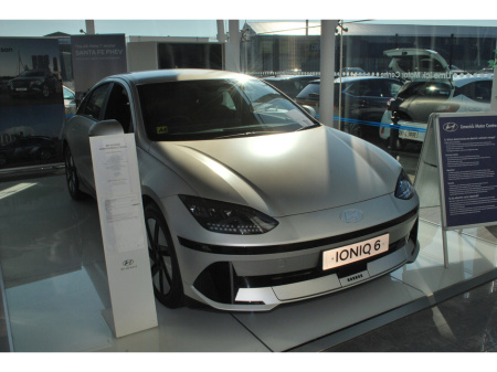 2025 Hyundai Ioniq 6 Ioniq 6 Signature 53kWH €37,950