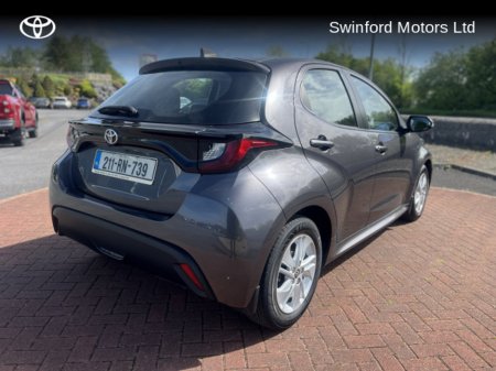 2021 Toyota Yaris 1.0 LUNA 4DR €18,500