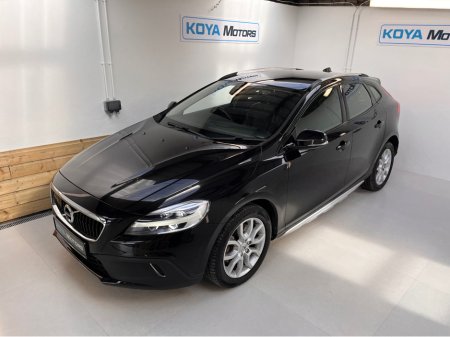 2018 Volvo V40 Cross Country 2.0 D4 CROSS COUNTRY SE LUXURY DIESEL 190 BHP AUTOMATIC // FULL LEATHER ELECTRIC SEATS // REVERSING CAMERA // CRUISE CONTROL // LANE ASSIST // FULL HARMAN KARDON SURROUND SOUND SYSTEM // TOP SPEC €17,950