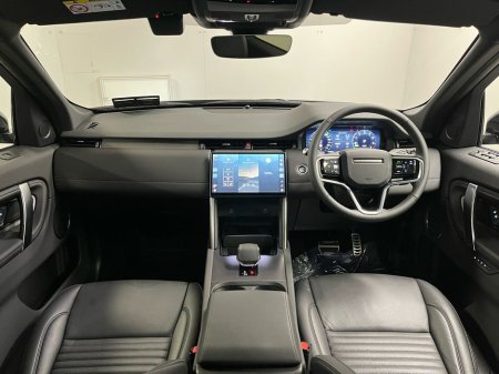 2025 Land Rover Discovery Sport P300e Dynamic SE PHEV - Panoramic Glass Roof - Reversing Camera - Climate Control - Sat Nav - Electric Heated Seats - Keyless Start - Apple CarPlay/Android Auto €64,750