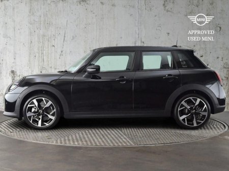 2025 MINI Hatch Cooper C 5 Door €39,900