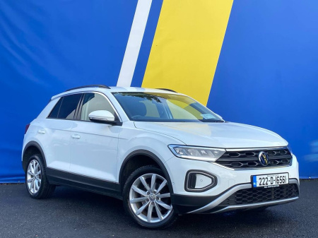 2022 Volkswagen T-Roc 1.0 TSI LIFE // DIGITAL CLUSTER // APPLE CARPLAY / ANDROID AUTO // FLAT BOTTOM STEERING WHEEL