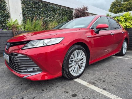 2017 Toyota Camry 2.5 HYBRID / SOL G-PACK WITH LEATHER / TAX €190 ( 172 REG )