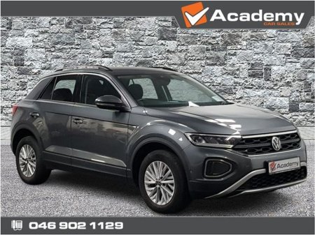 2022 Volkswagen T-Roc Life 1.0 TSI M6F 110HP 5DR