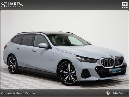 2025 BMW 5 Series *COMFORT PLUS PACK – PANORAMIC SUNROOF AND 20” 938 STAR ALLOYS* BROOKLYN GREY METALLIC WITH BLACK QUILTED LEATER INTERIOR