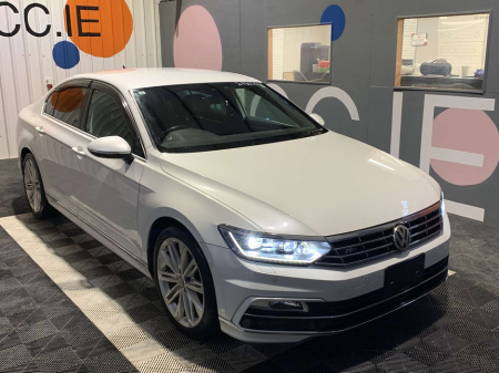 2017 Volkswagen Passat VW Passat 2.0 TSI R-Line Automatic / Heated Leather Seats / Reverse Camera / Passat Automatic 2.0 TSI R Line