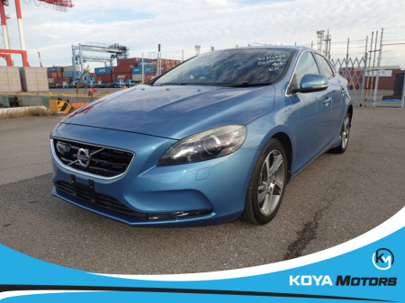 2016 Volvo V40 2.0 D4 SE LUXURY DIESEL AUTO // MASSIVE SPEC // FULL LEATHER ELECTRIC SEATS // REVERSING CAMERA // CRUISE CONTROL // LANE ASSIST // COLLISION WARNING SYSTEM €15,950