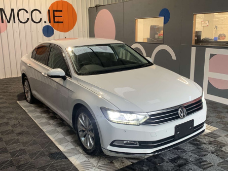 2019 Volkswagen Passat VW Passat 2.0 TDI Automatic Elegance Line / 66k KMs / Heated Seats / Passat Automatic