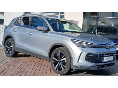 2024 Volkswagen Tiguan Launch Edition 2.0 TDI 150HP *PARK ASSIST, REAR VIEW CAMERA, ADAPTIVE CRUISE CONTROL*