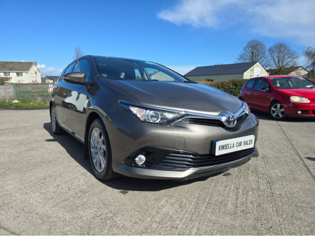 2017 Toyota Auris 1.2T ICON TSS 114BHP 5DR €13,550