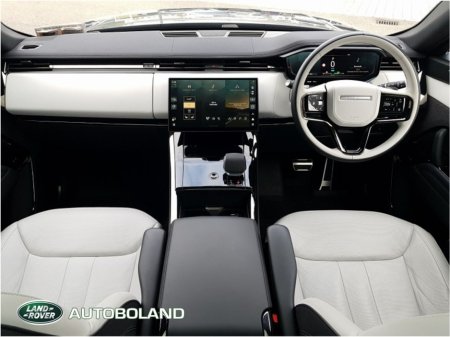 2024 Land Rover Range Rover Sport * 5 years or 150,000 KM Warranty * 3.0 PHEV P460e Dynamic SE - Sliding Pan Roof, Cold Climate Pack, Electric Deployable Towbar €105,995