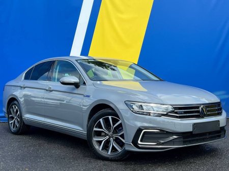 2022 Volkswagen Passat GTE 1.4 TSI PLUG-IN HYBRID AUTO // LEATHER HEATED SEATS // APPLE CARPLAY/ANDROID AUTO // ADAPTIVE CRUISE CONTROL