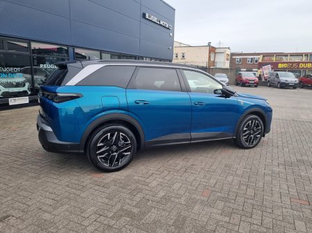 2025 Peugeot 5008  €53,950