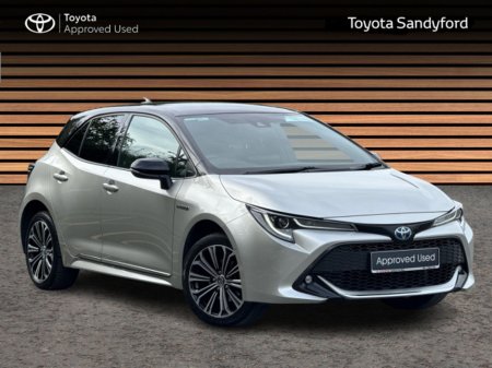 2020 Toyota Corolla LUNA SPORT HATCHBACK // AIR CON // BLUETOOTH // REAR CAMERA // FULL WARRANTY
