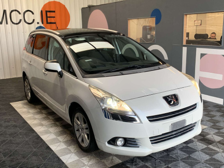 2014 Peugeot 5008 Peugeot 5008 7 Seater Automatic / Cruise Control / Sunroof / Peugeot 5008 7 Seater Automatic