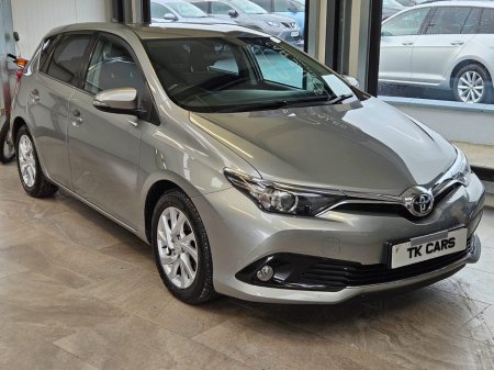 2016 Toyota Auris 1.6 D-4D (112) Luna