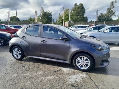 2022 Toyota Yaris 1.0 LUNA 4DR