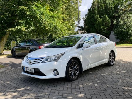 2015 Toyota Avensis 2.0 D-4D LUNA 4 4DR